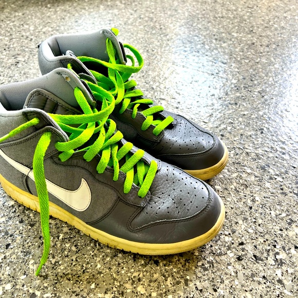 Nike Sneakers Sz 8 - Picture 1 of 3